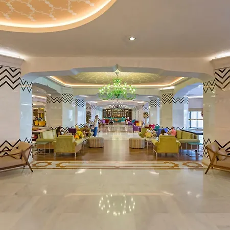 Royal Taj Mahal Szálloda 5*