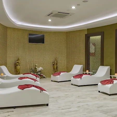 Hotel Royal Taj Mahal Side