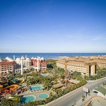 Royal Taj Mahal Szálloda 5*