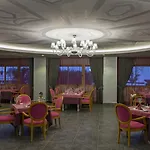 Royal Taj Mahal