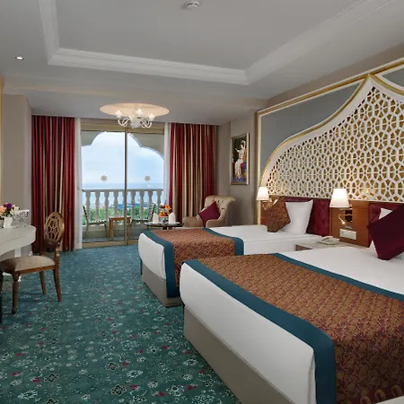 Royal Taj Mahal 5* Side