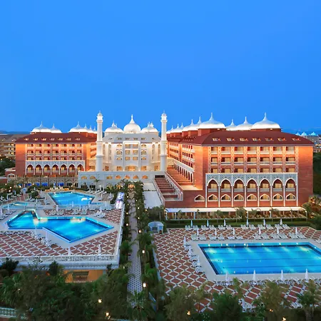 Hotel Royal Taj Mahal Side