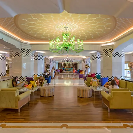 Hotel Royal Taj Mahal