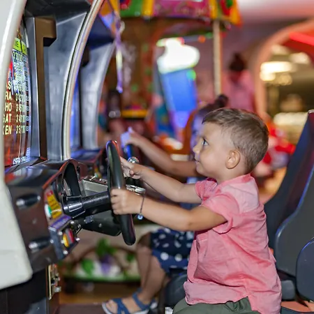 Royal Taj Mahal 5* 시데