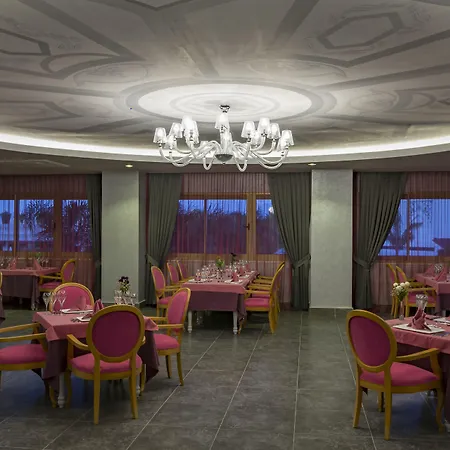 Royal Taj Mahal