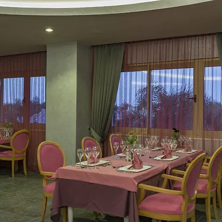 Royal Taj Mahal 시데