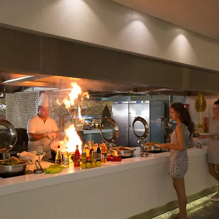 Royal Taj Mahal 5* 시데