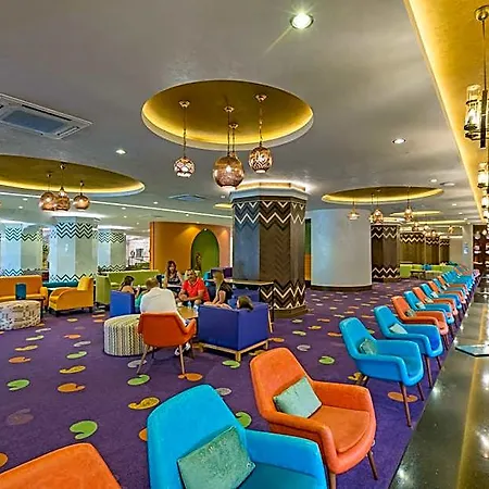 Royal Taj Mahal Hotell 5*