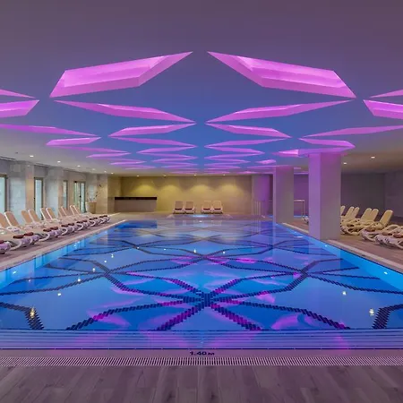 Royal Taj Mahal 5*