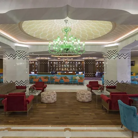 Royal Taj Mahal 5* Side