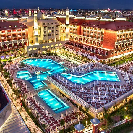 Royal Taj Mahal Hotel