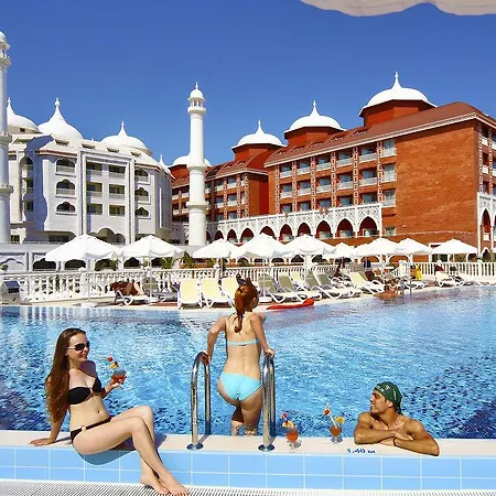 Hotel Royal Taj Mahal 5*