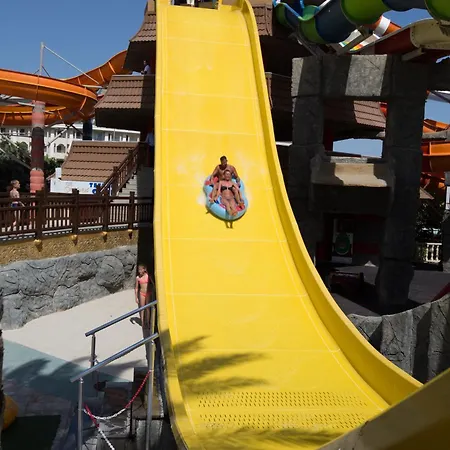 Royal Taj Mahal 5* Side