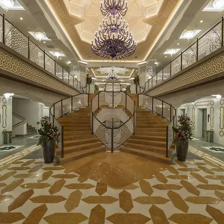 Royal Taj Mahal Hotel 5*