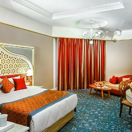 Royal Taj Mahal Hotel 5*