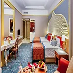 Hotel Royal Taj Mahal Side