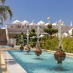 Hotel Royal Taj Mahal