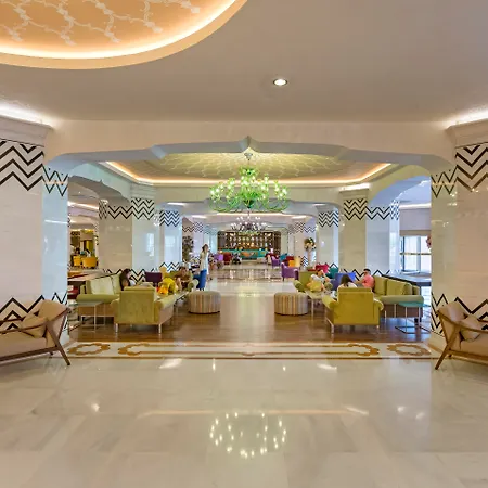 Royal Taj Mahal Szálloda 5*