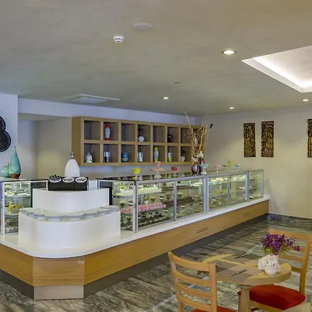 Royal Taj Mahal Szálloda 5*